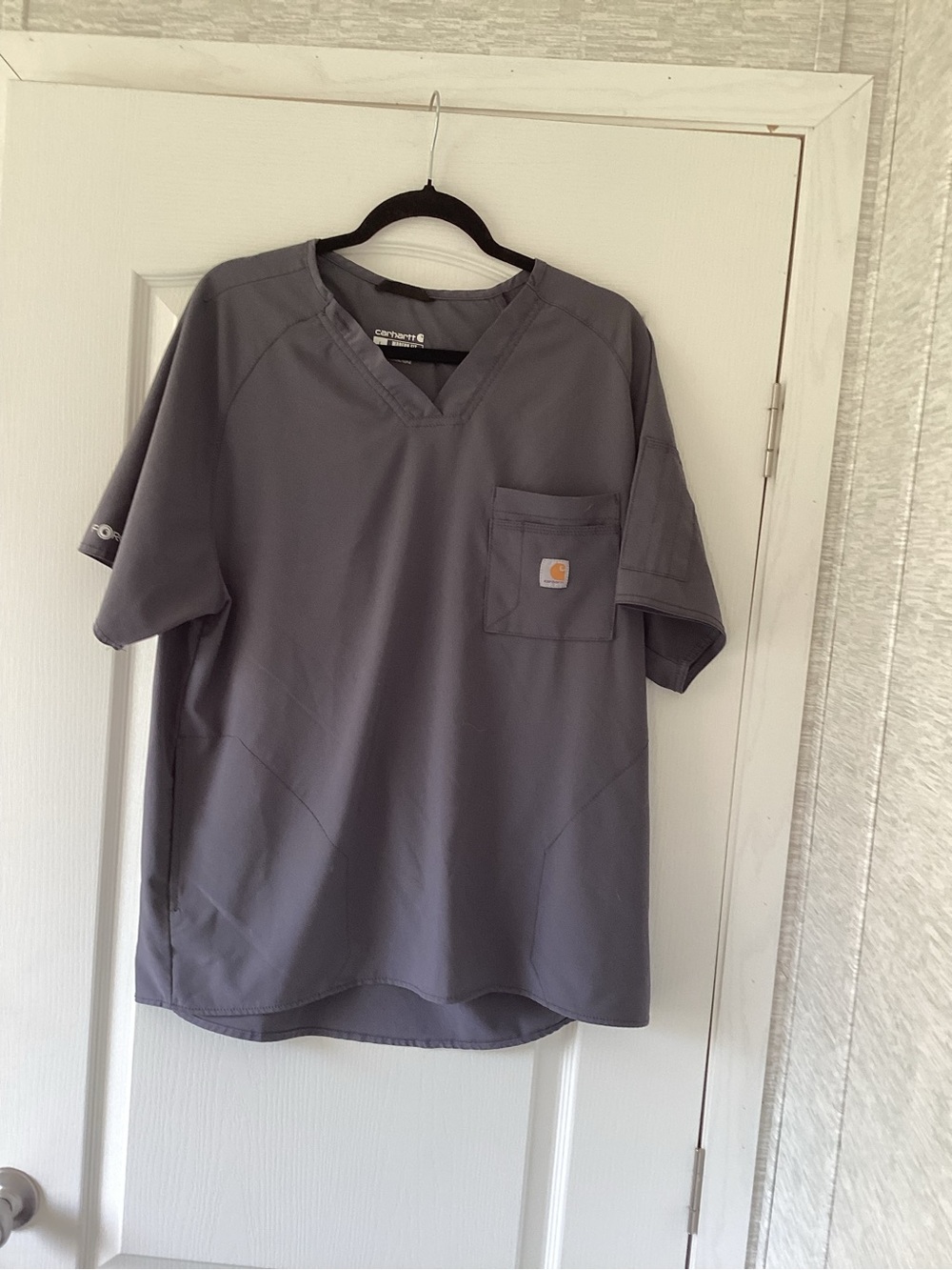 Carhartt Men’s Gray Short-Sleeve V-Neck scrub Shirt with Pocket L EUC